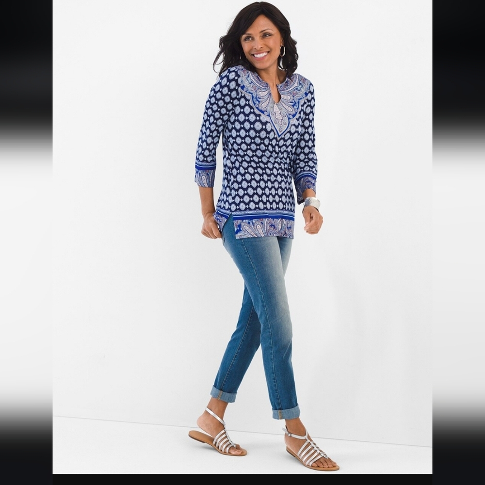 Chico's Graceful Emblem Split Neck Top Size 8